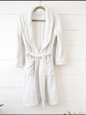 White Robe Plush White  Bathrobe for Women Robe from Ulta Beauty S/M